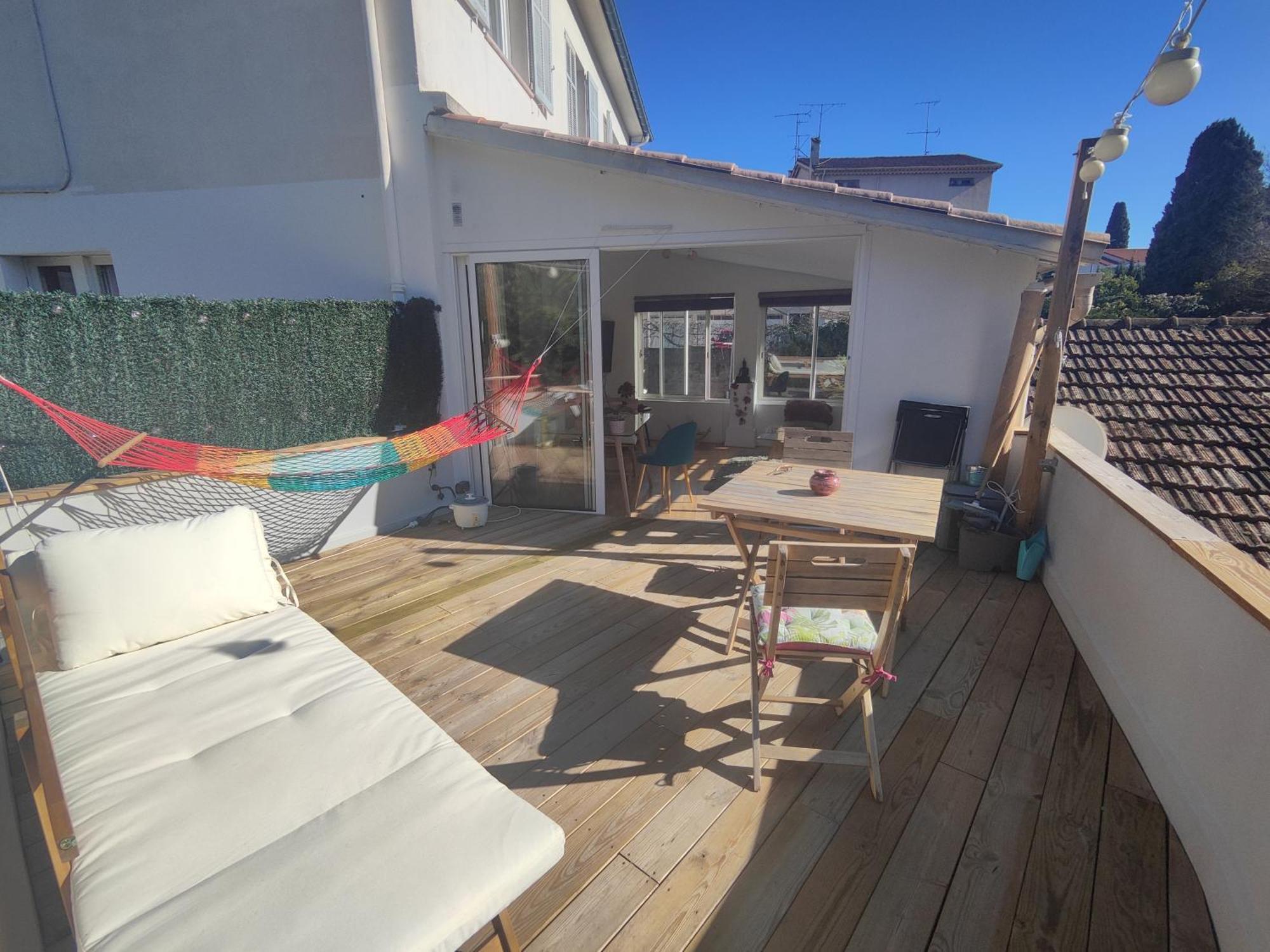 Grand T2 Avec Terrasse Ensoleillee Et Jacuzzi Au Calme Sans Vis A Vis Apartment Cannes Exterior photo