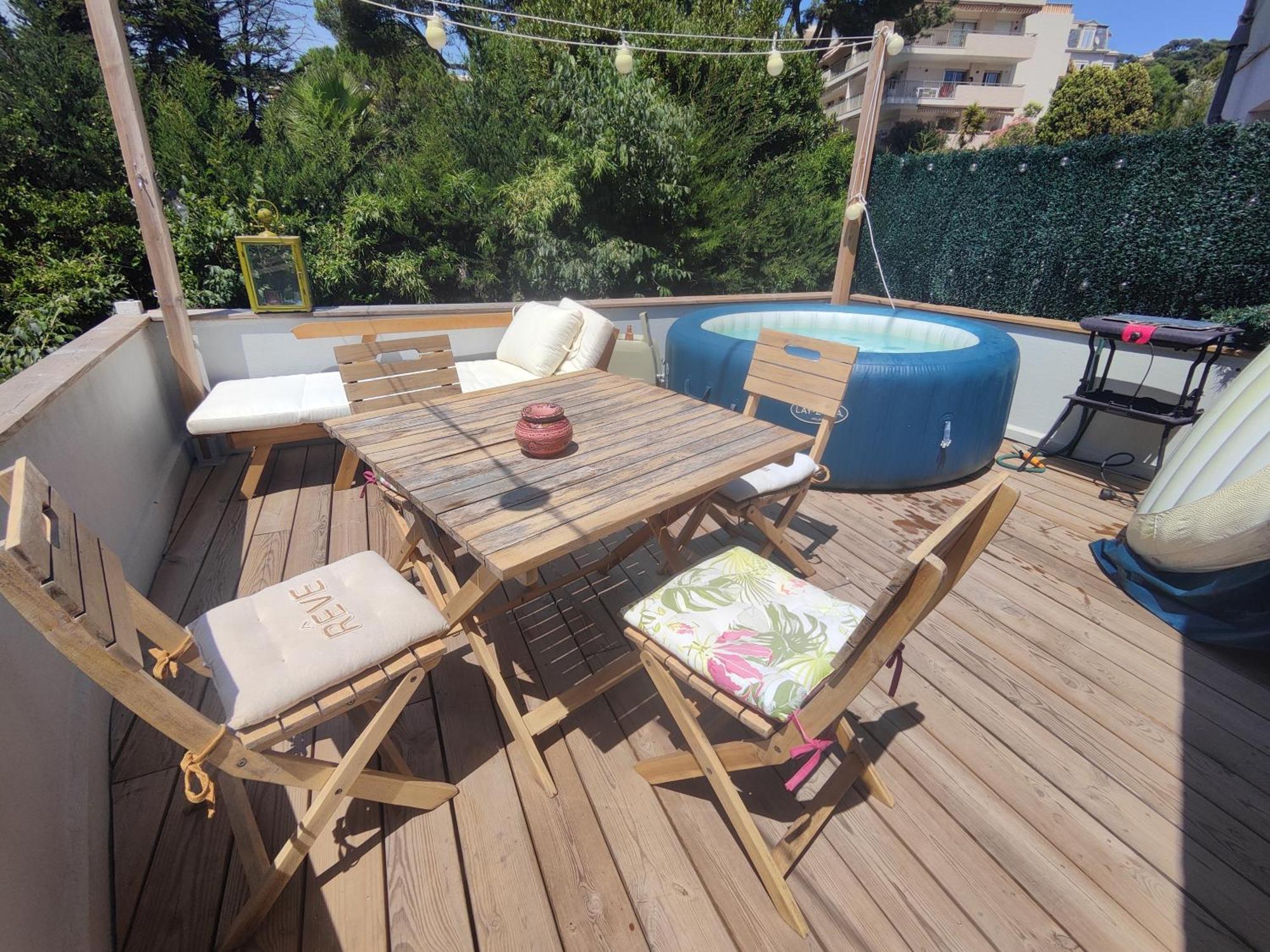 Grand T2 Avec Terrasse Ensoleillee Et Jacuzzi Au Calme Sans Vis A Vis Apartment Cannes Exterior photo